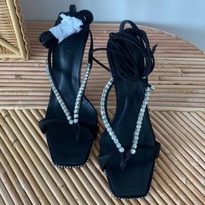 Schutz Vikki Crystal Size 9